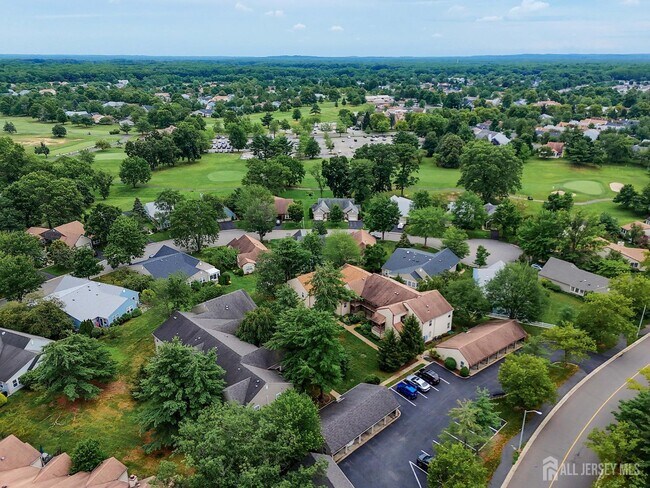 Building Photo - 123 Concordia Cir