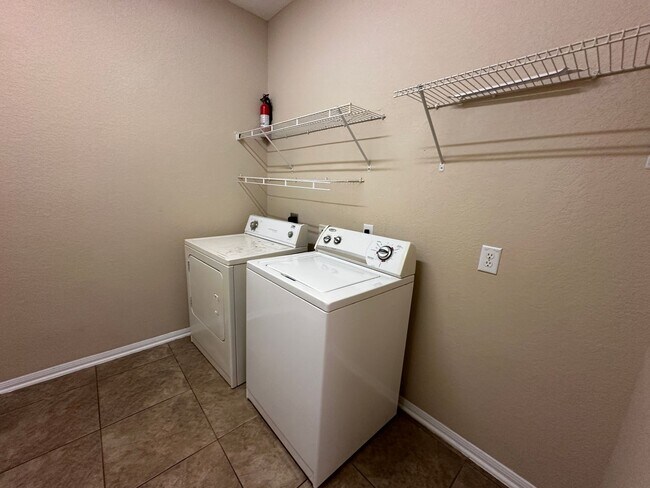 Building Photo - For Lease | 4 Bed, 2.5 Bath | 2,587 Sq Ft ...