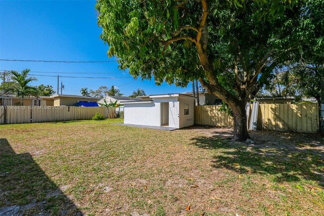 Building Photo - 1610 NW 33rd Ave