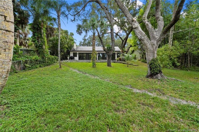 Building Photo - 659 SE St Lucie Blvd