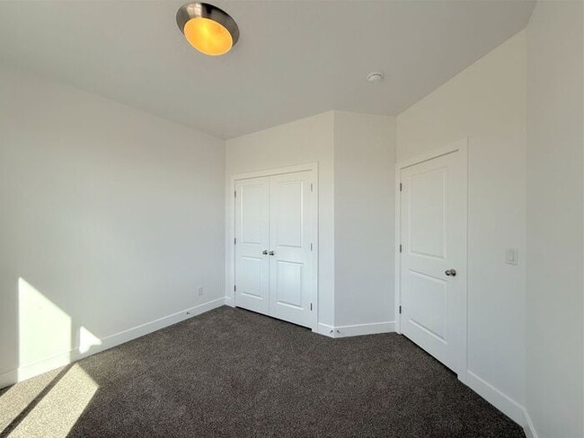 Building Photo - Brand New 3 bed, 2.5 Bath 1 car garage Townhome