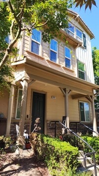 Building Photo - 6961 N Mariposa Ln