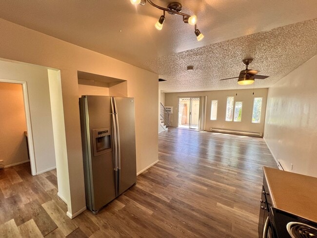 Building Photo - Townhouse for Rent