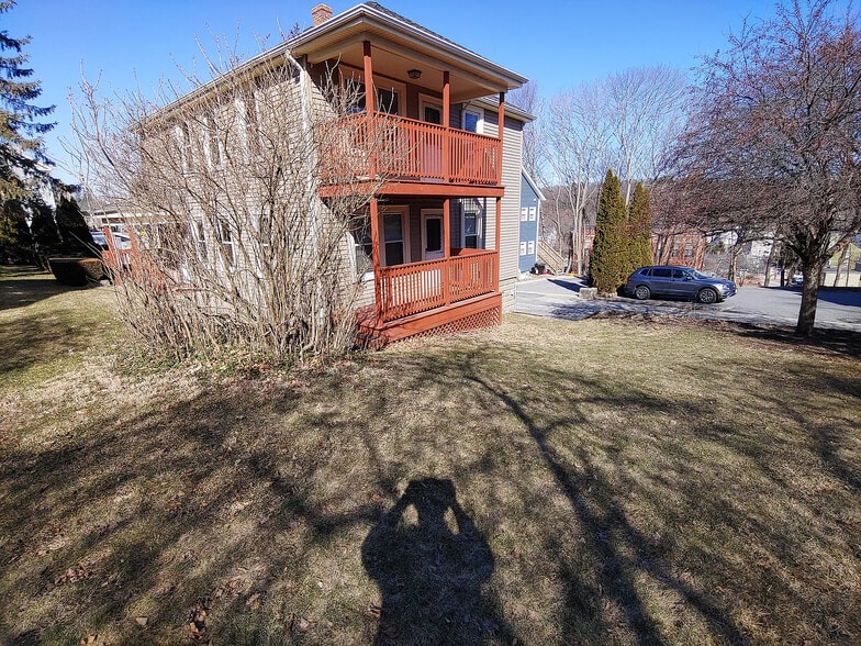 Building Photo - 18 Pearl St