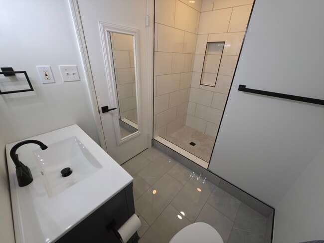 Building Photo - 3501 Montreal Way