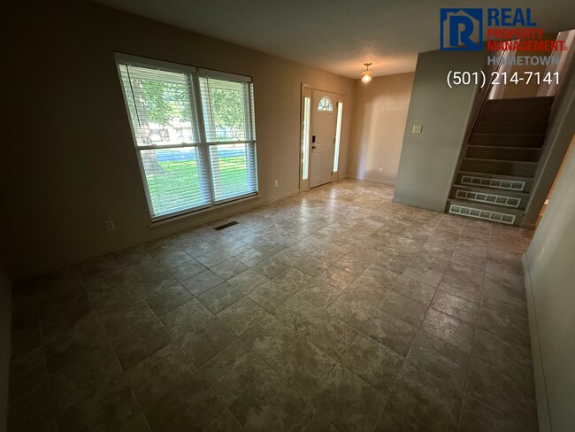 Building Photo - 11 Algonkin Pl