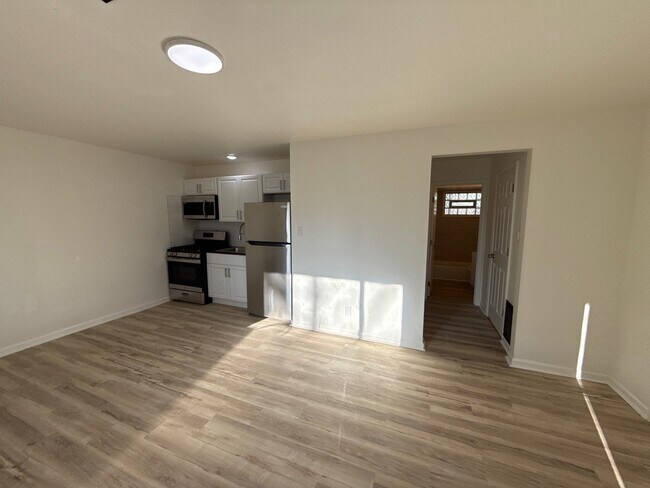 Building Photo - Kirkup Ave