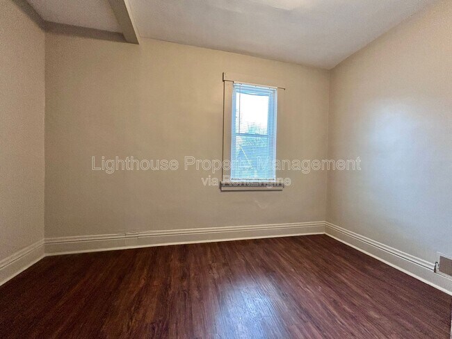 Building Photo - 1126 Holt St