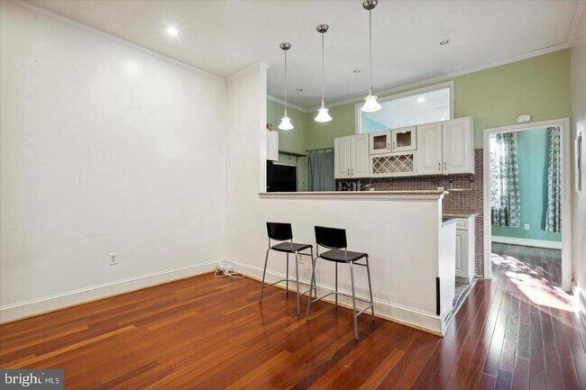 Building Photo - 1914 Fairmount Ave