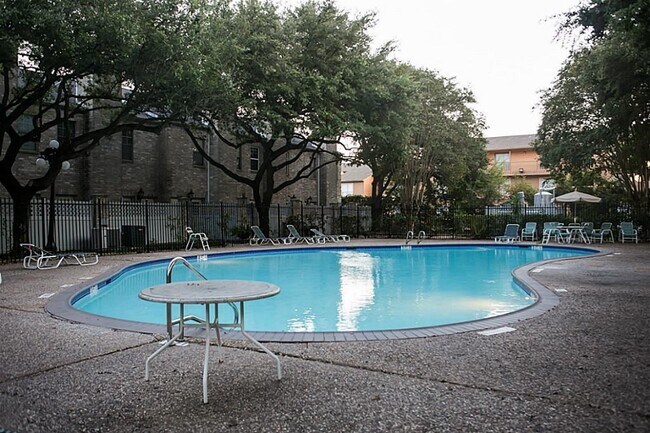 Building Photo - 6000 Reims Rd