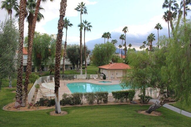 Building Photo - 660 Vista Lago Cir N