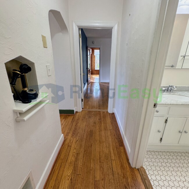 Building Photo - 8533 Circle Dr