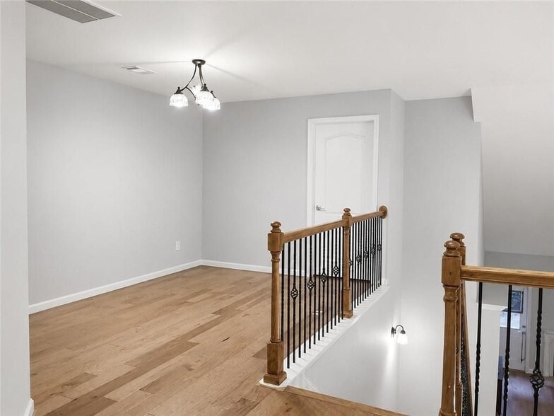 Building Photo - 1655 Township Cir