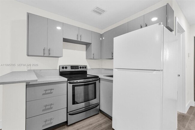 Building Photo - 1730 Acapulco Dr