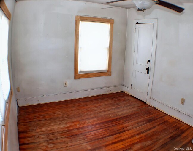 Building Photo - 295 Lucas Ave