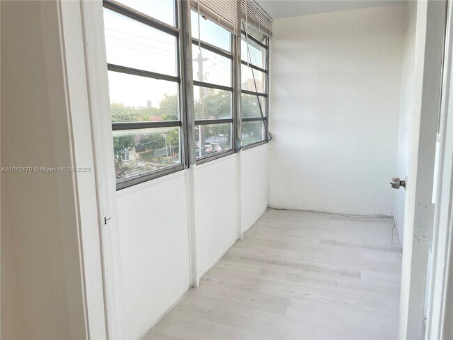Building Photo - 2810 NE 201st Terrace