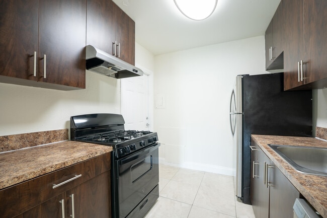 Building Photo - 201 SW 7th St