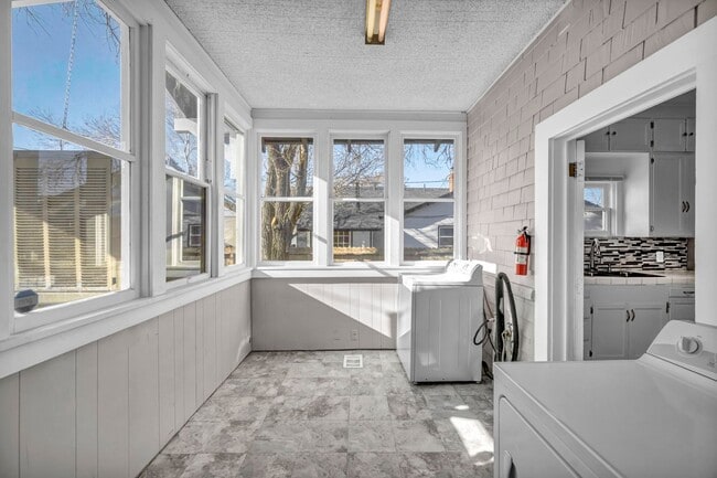 Building Photo - 1637 C St