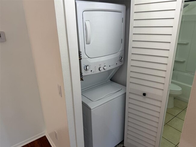 Building Photo - 121 Reserve Cir