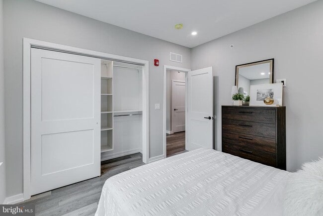 Building Photo - 752 S 16th St