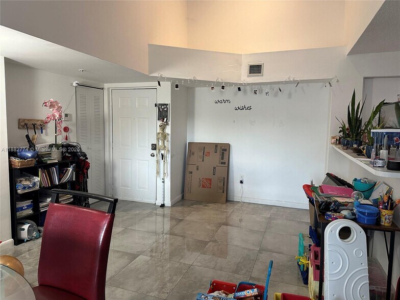 Building Photo - 12124 Saint Andrews Pl