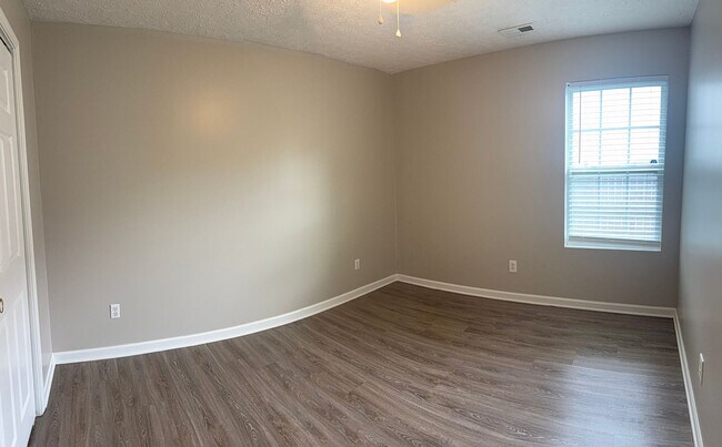 Building Photo - Immaculately Clean 3Bed/2Bath home for lease in Jonesboro