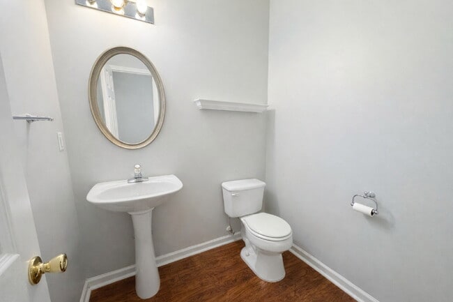 Building Photo - Charming 3bed Cumming Townhome with Walking Trail