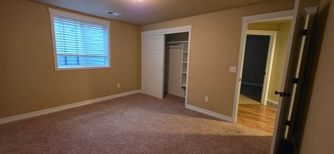 Building Photo - 414 Appletree Ct