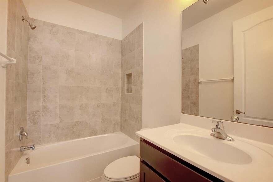 Building Photo - 8885 Sea Chase Dr