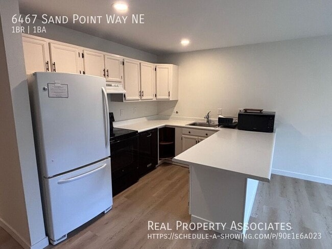 Building Photo - 6467 Sand Point Way NE