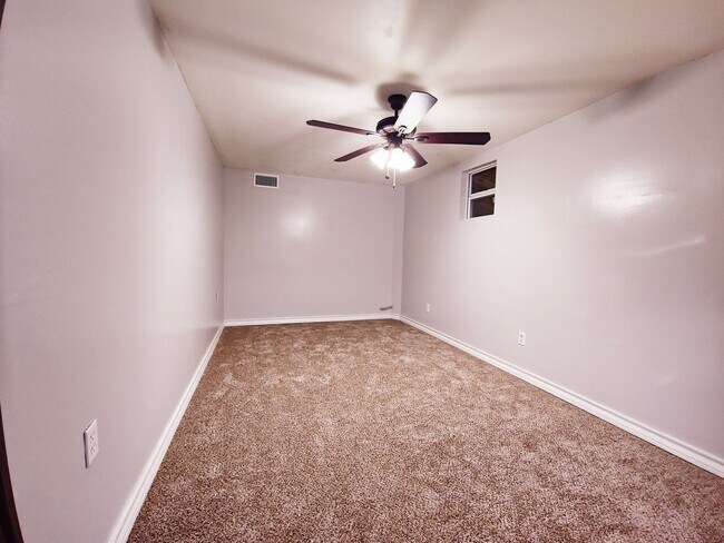 Building Photo - AUGUST PRE-LEASE - 3/2/2 In the Medical District