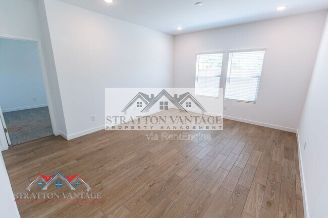 Building Photo - 7439 S 76th Dr