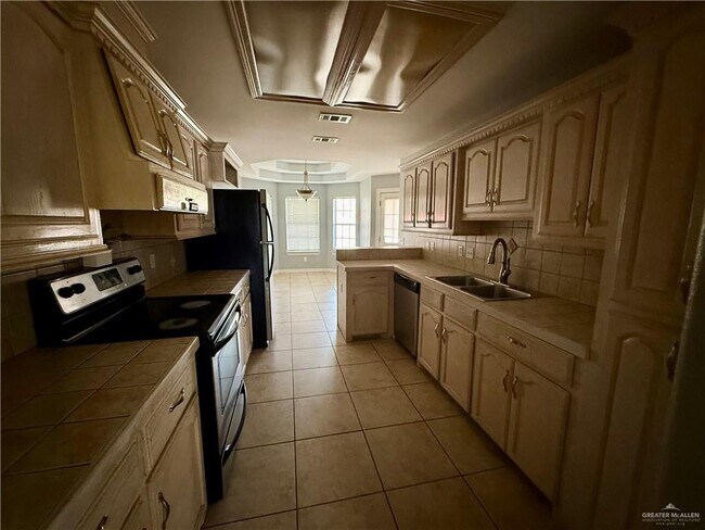 Building Photo - 2204 N 48th St