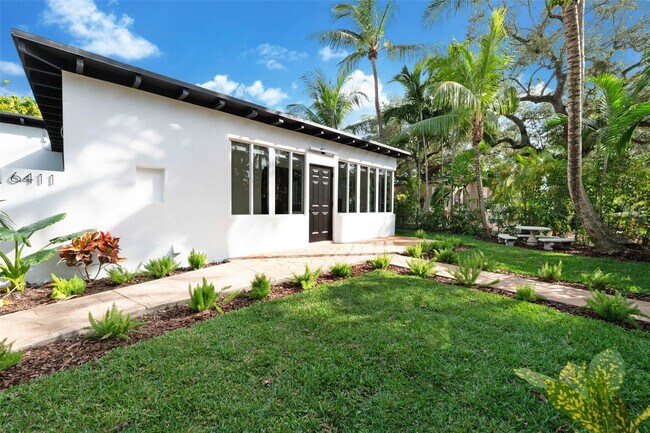 Primary Photo - 6411 SW 63rd Ct