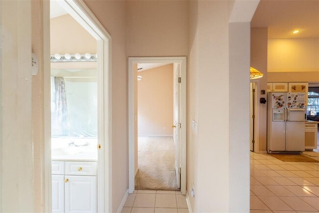 Building Photo - 497 Pickfair Terrace