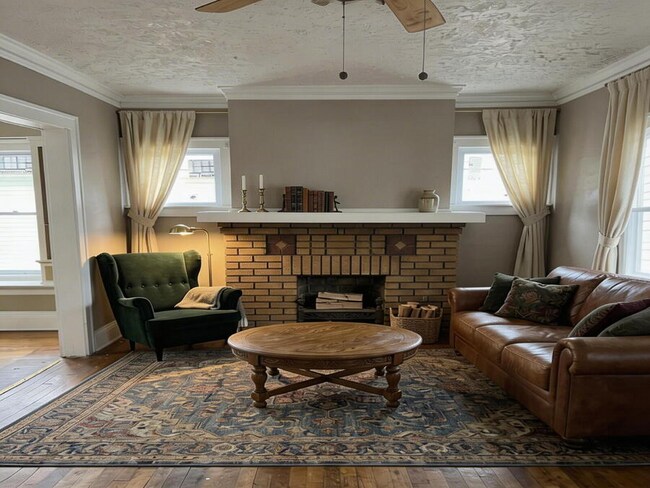 Building Photo - 3658 E 143rd St