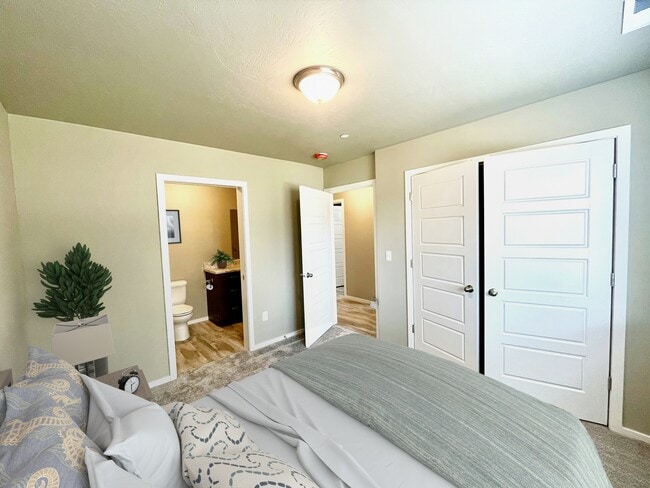Building Photo - Elizabeth Estates