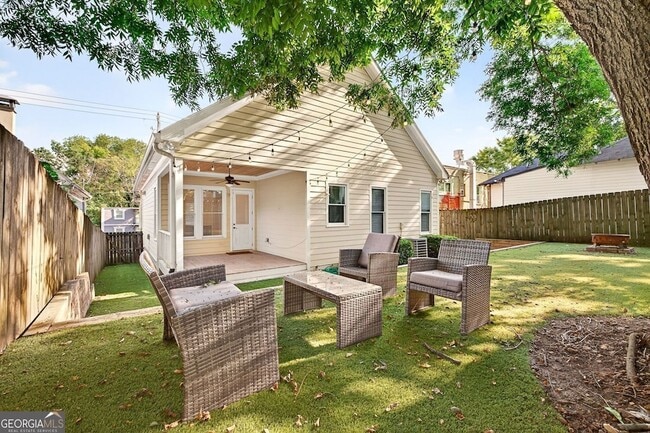 Building Photo - 523 Irwin St NE