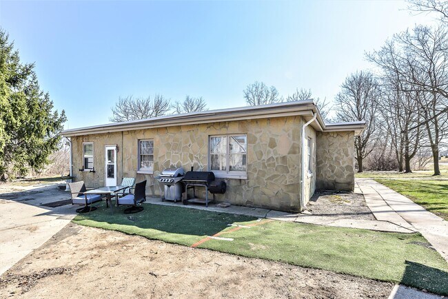 Building Photo - 7200 Whitmore Lake Rd