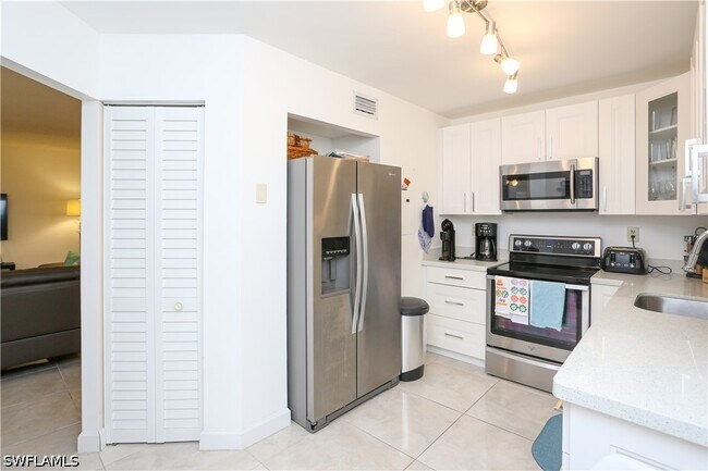 Building Photo - 1522 Mainsail Dr