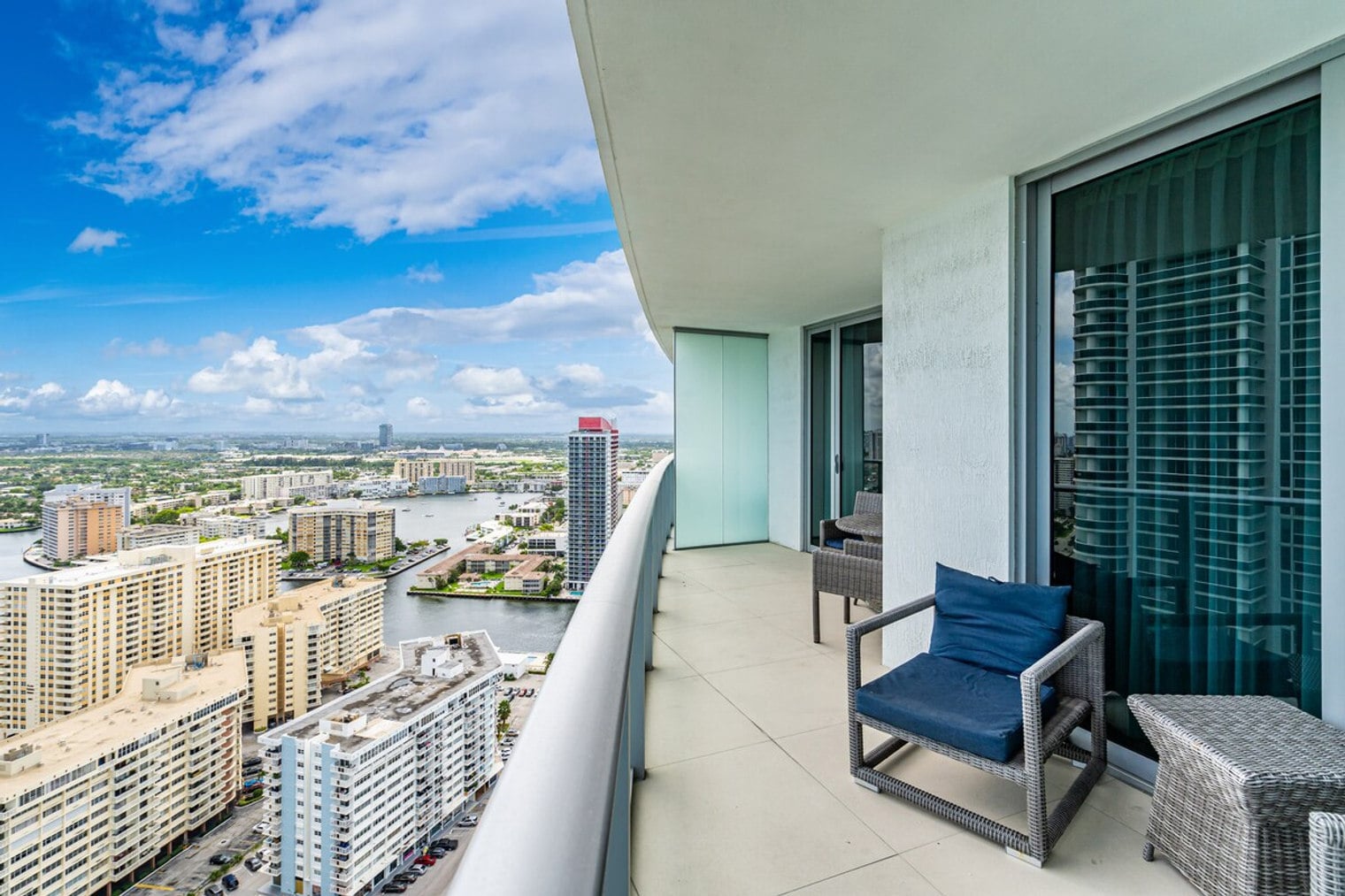 Building Photo - 1803 S Ocean Dr