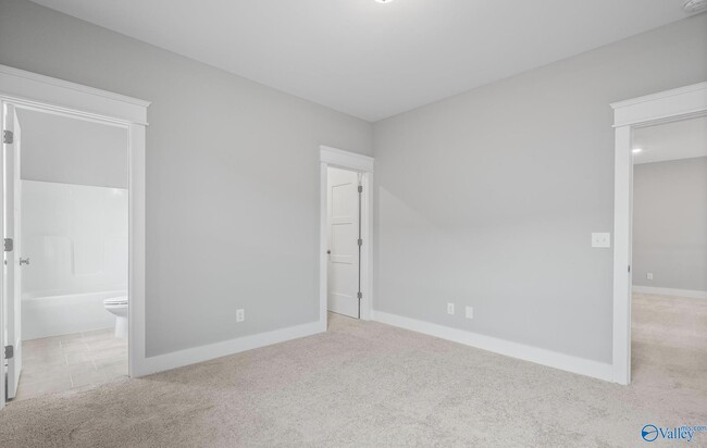 Building Photo - 8105 Goose Ridge Dr SE