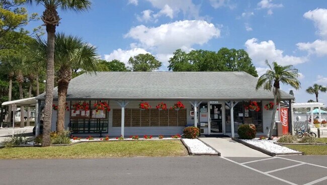 Building Photo - Mobile Home in Sarasota Lakes and Rv