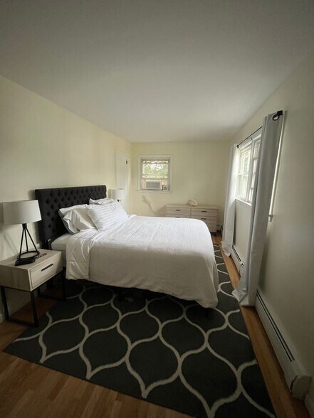 Building Photo - 254 Ruane St