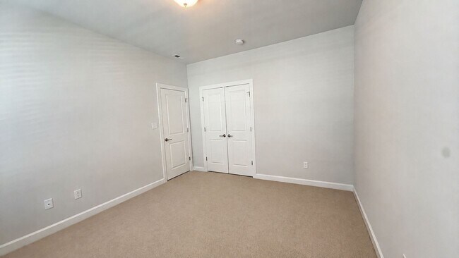 Building Photo - 2218 Sanibel Ln