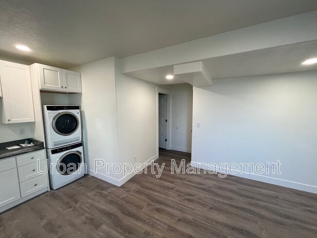 Building Photo - 945 Shadow Brk Ln