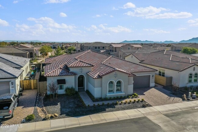 Building Photo - 4061 S Emerald Dr