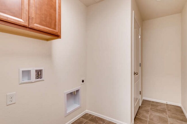 Building Photo - 3162 Jonquil St