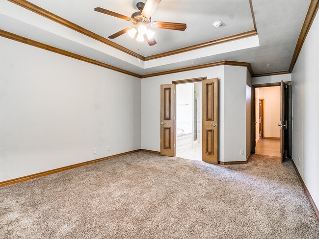 Building Photo - 15609 Traditions Dr