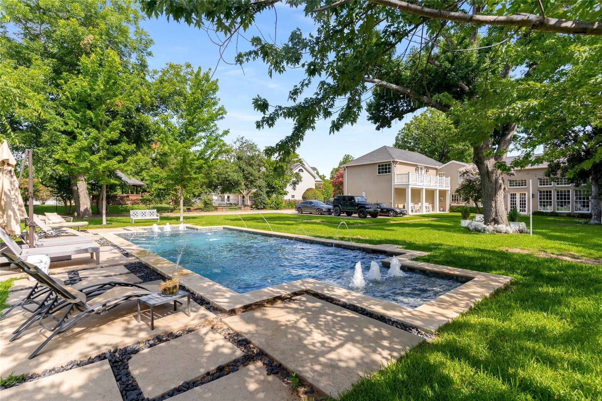 Building Photo - 4522 Walnut Hill Ln